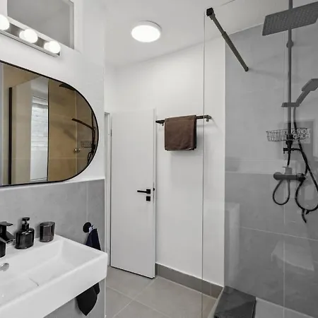 Stylisches Apartment, Parkplatz, Naehe Dus & Dortmund & Koeln & Essen Wuppertal Exterior photo