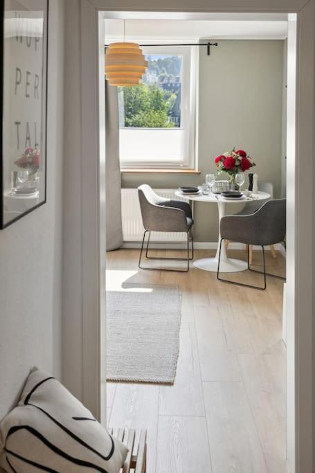Apartment Stylisches Apartment, Parkplatz, Naehe Dus & Dortmund & Koeln & Essen Wuppertal